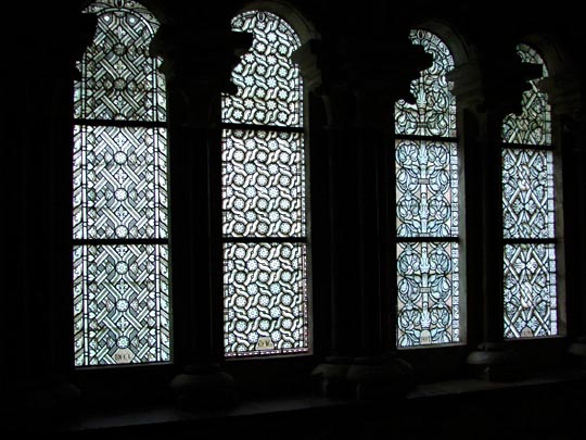 Fenster in kirchlichen Gebäuden