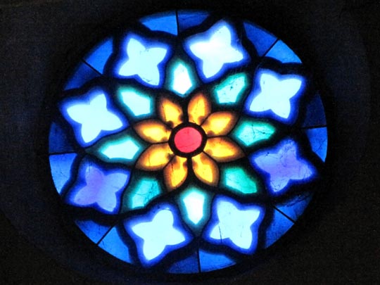 Fenster in kirchlichen Gebäuden