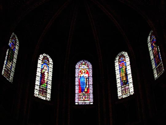 Fenster in kirchlichen Gebäuden